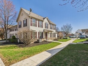 Building Photo - 720 E Newport Rd