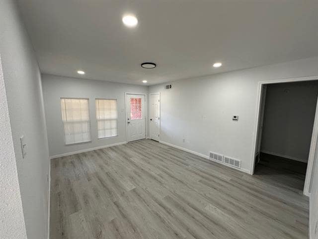 Foto del edificio - 522 Donald Dr
