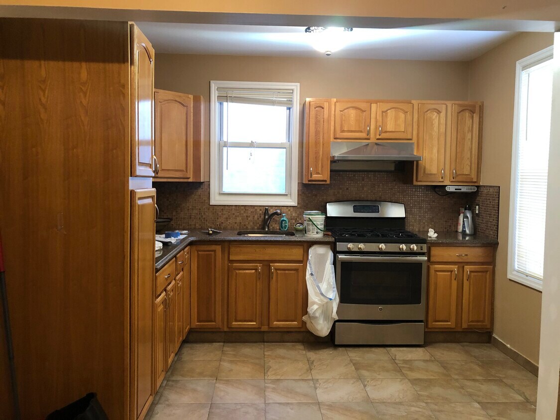 Primary Photo - 1775 W 12th St