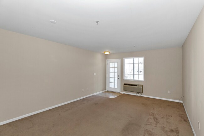 Building Photo - 124 Bertram Dr