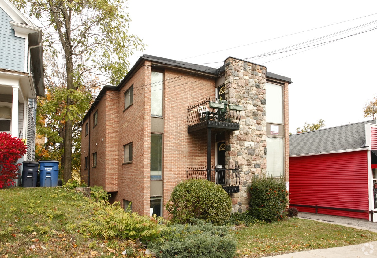 Primary Photo - U of M Student Housing Portfolio