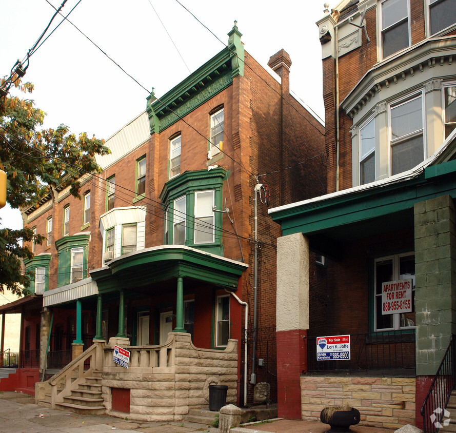 Building Photo - 4141 W Girard Ave