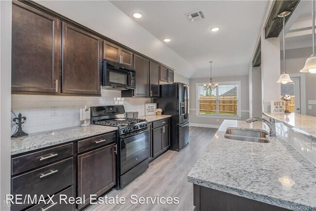 Building Photo - 3 br, 2 bath House - 244 Sedgewick