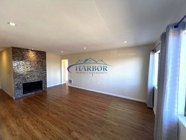 Foto del edificio - 1166 W 22nd St