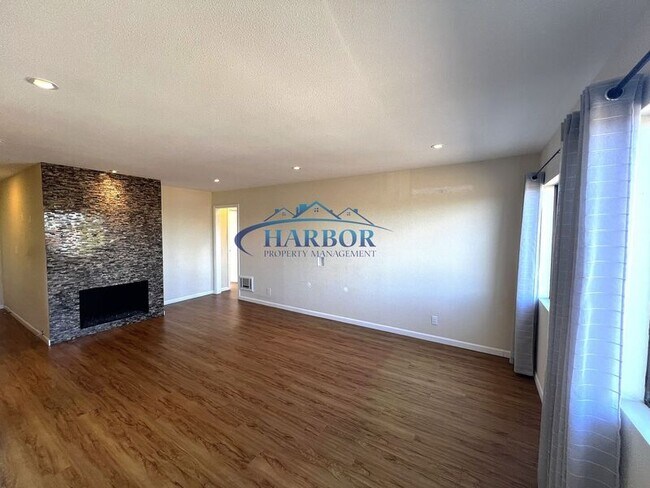 Building Photo - 1166 W 22nd St