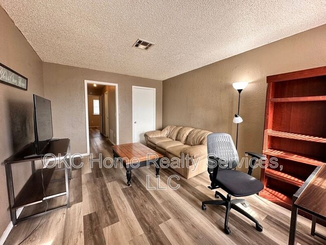 Photo - 109 SE 42nd St Apartment