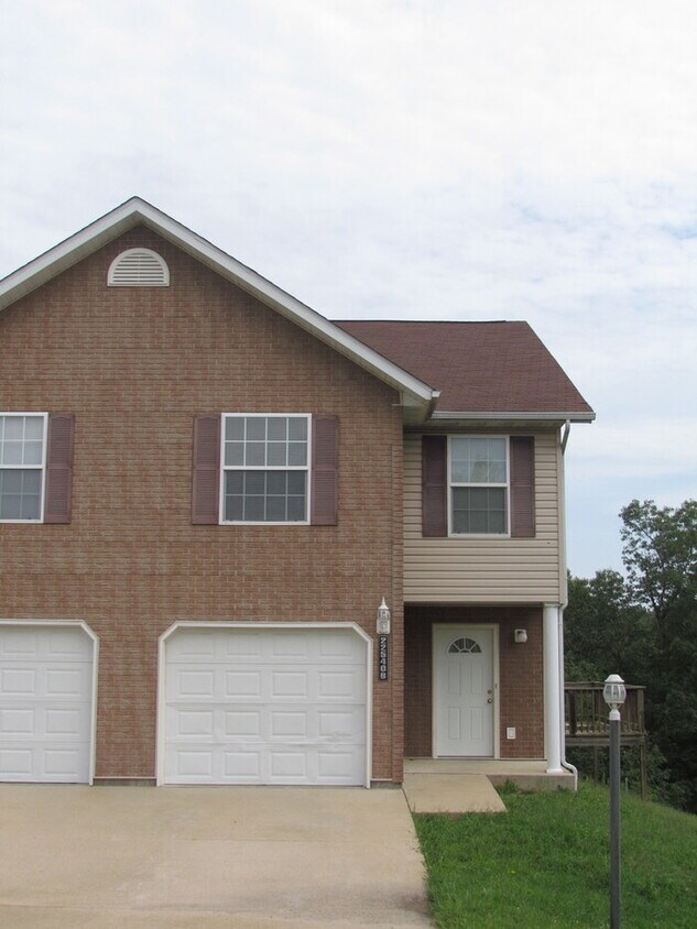 Available August 7th! Apartment for Rent in Saint Robert, MO