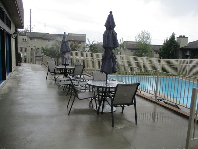 Building Photo - Mission Valley Newly Remodeled 2 Bdr 2 Bat...