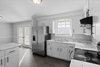 Building Photo - 234 E Old Trenton Rd