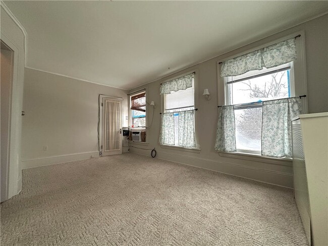 Building Photo - 32 Lake Ave