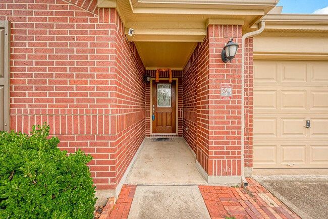 Building Photo - 18703 Cinnamon Ash Ct