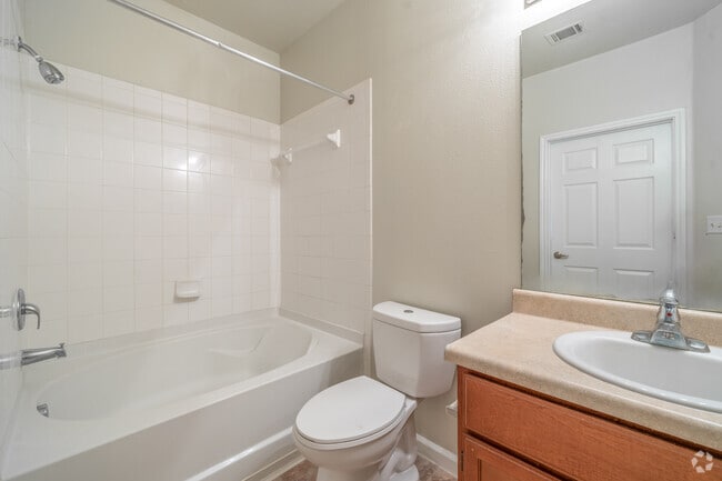 2BR, 2BA, 991SF - Baño principal - Costa Vizcaya