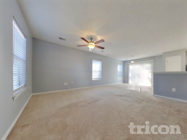 Foto del edificio - 156 Springway Dr