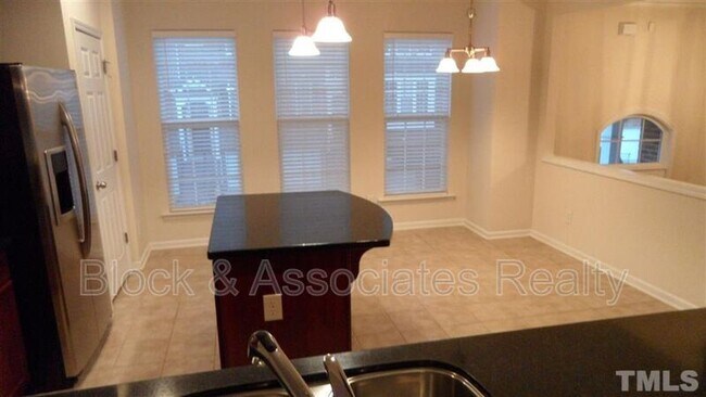 Foto del edificio - 2735 Laurel Cherry St