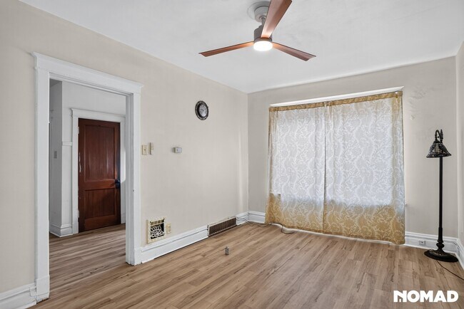 Foto del edificio - 4946-4948-4948 Cote Brilliante Ave