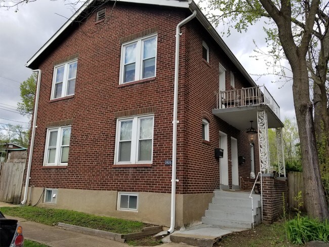 Building Photo - 3920 Giles Ave