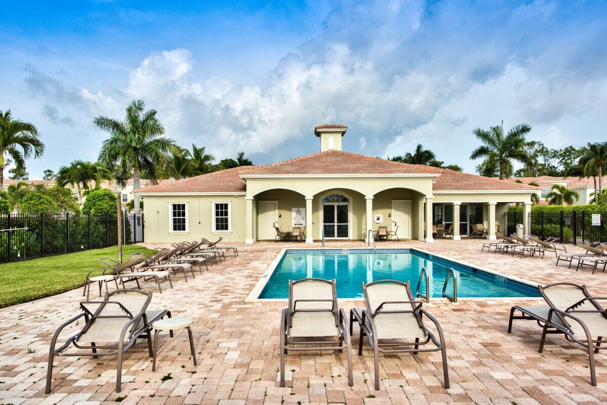 1375 Mariposa Cir, Naples, FL 34105 Townhome Rentals in Naples FL