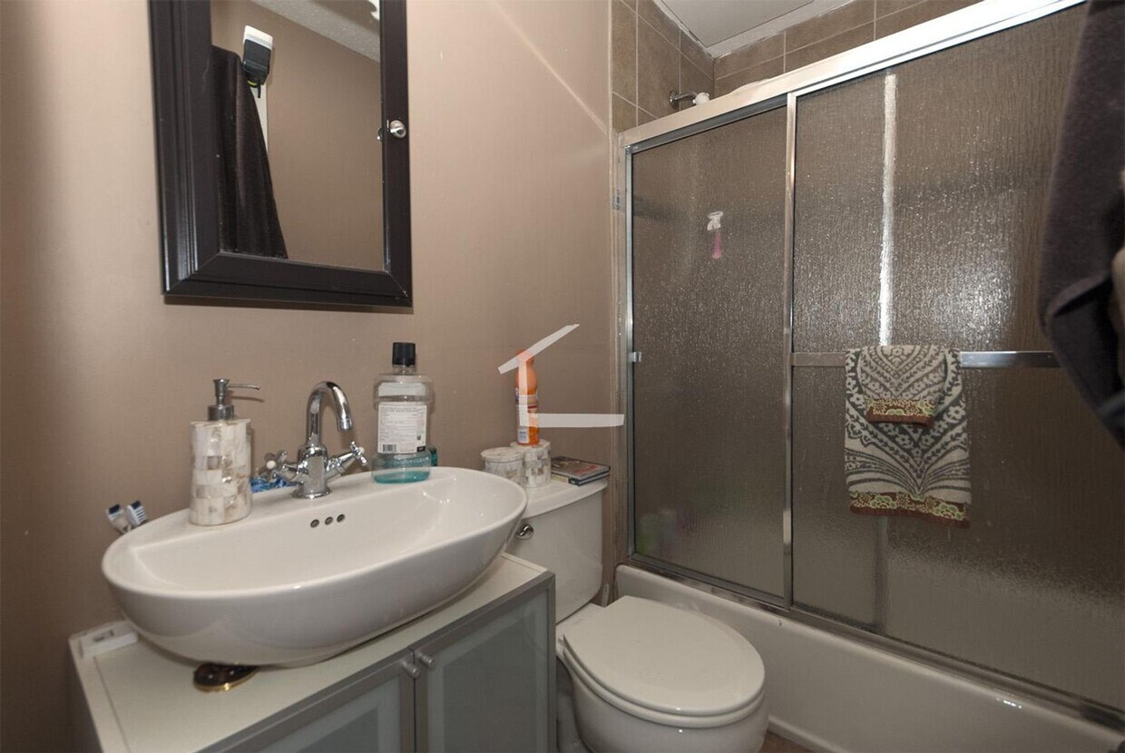 Building Photo - New Allston Listing!!