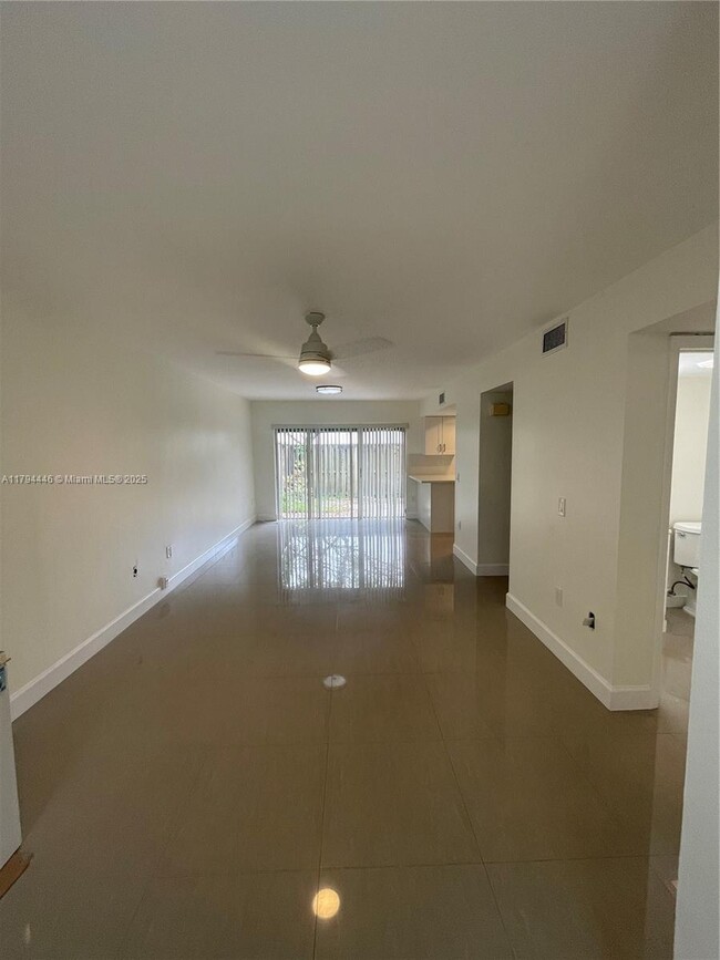 Foto del edificio - 12370 SW 52nd Pl