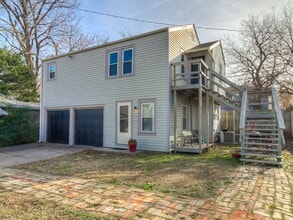 Building Photo - 1006 NW 35th St