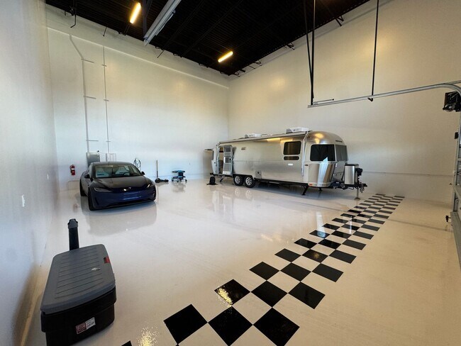 Foto del edificio - 6500 Motor Enclave Wy