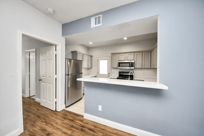 Foto del edificio - 3738 Lehall St