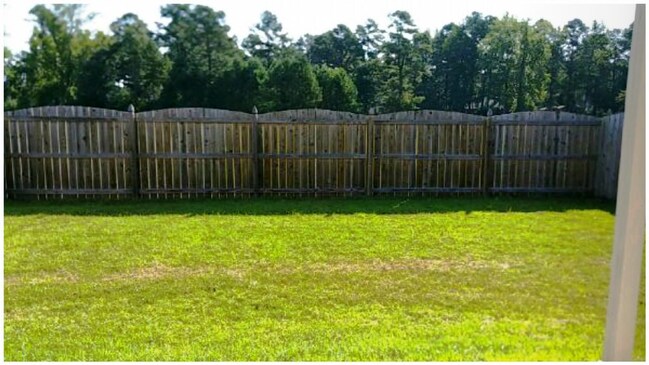 Building Photo - 3BR/2BA Duplex Near Vidant Medical Center