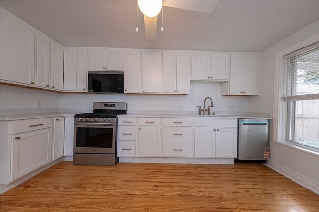 Photo - 274 38th St House