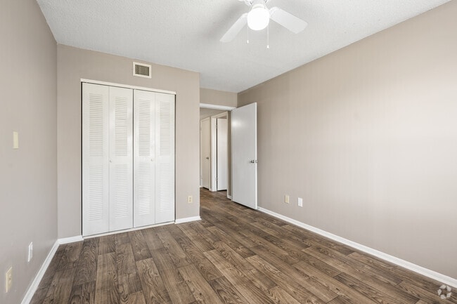 2BR, 2BA - 921SF - Guest Bedroom - Magnolia Apartments