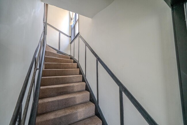 Foto del edificio - 7916 S Throop St