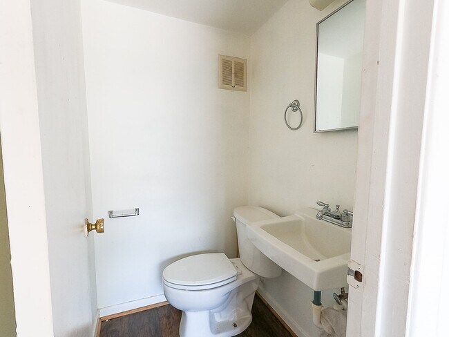 Foto del edificio - 3706 E North St