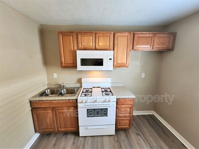 Building Photo - 83574 Tourmaline Ave