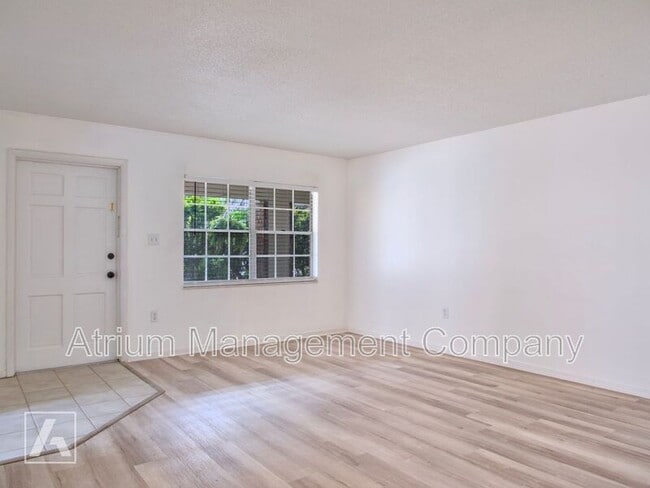 Building Photo - 1102 Elmwood St
