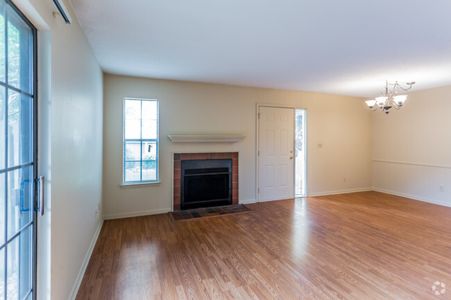 Living Area - Foxglen Apartments