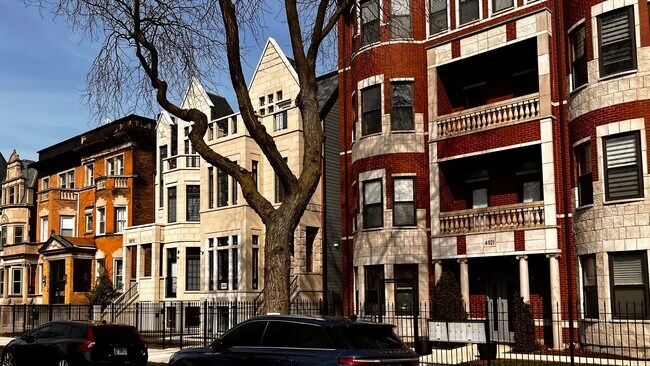Building Photo - 4921 S King Dr