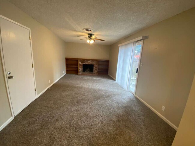 Foto del edificio - 1602 Oak Chase Ct