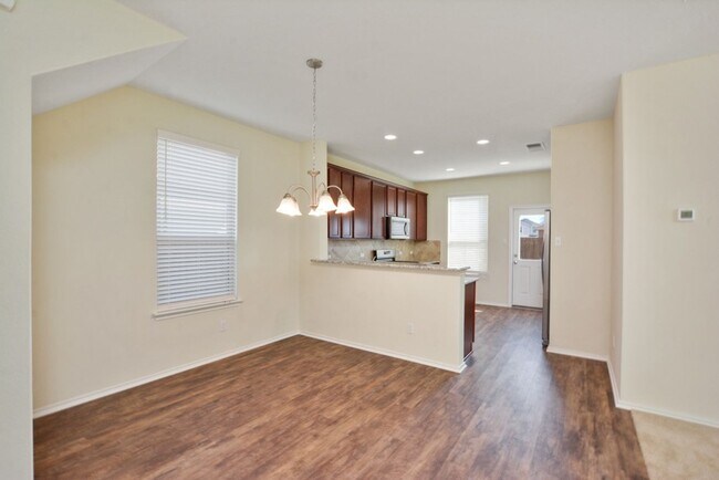 Foto del edificio - Inviting 4BD/3BA Rental Home with Walk-In Closet & Big Yard