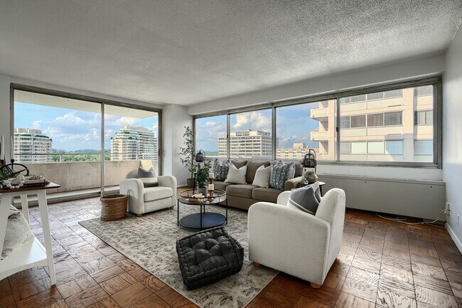 Foto del edificio - 5500 Friendship Blvd