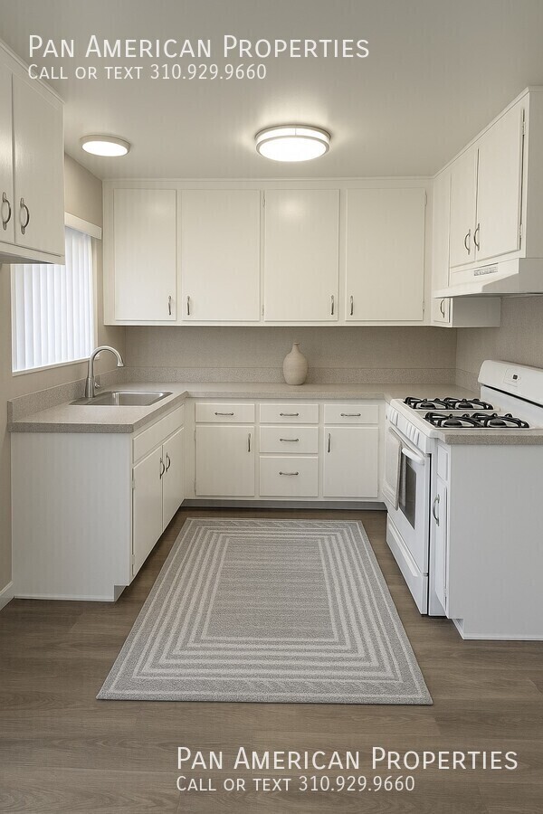 Building Photo - 812 N Azusa Ave