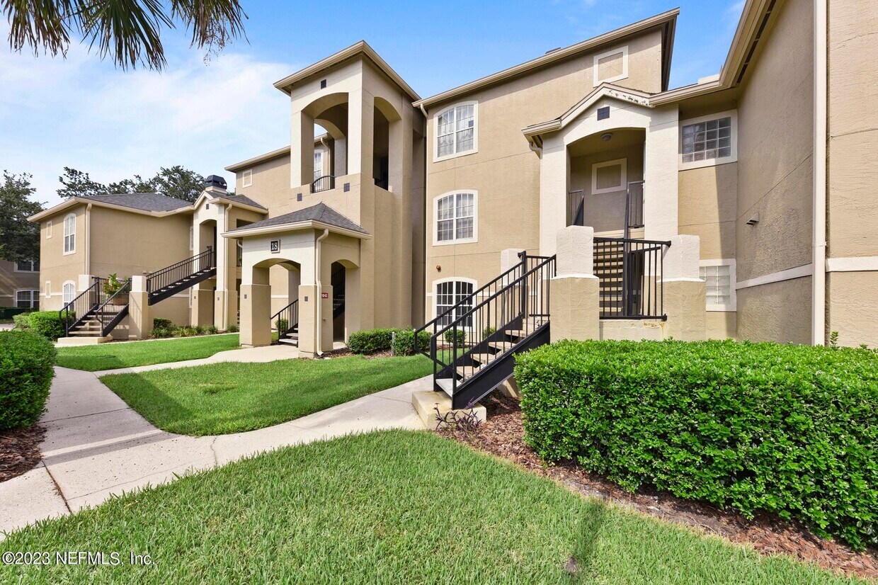 1701 The Greens Way Unit 1813, Jacksonville Beach, FL 32250 Condo for