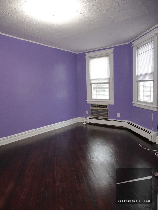 Building Photo - 6441 Admiral Ave