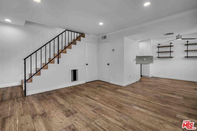 Building Photo - 4744 Ben Ave