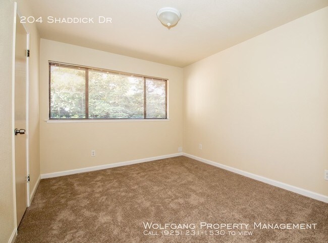 Foto del edificio - 1204 Shaddick Dr
