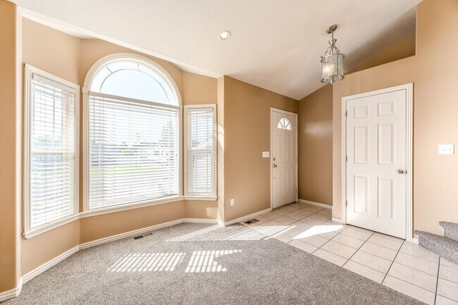 Foto del edificio - Beautiful Spacious Home in Great Location!