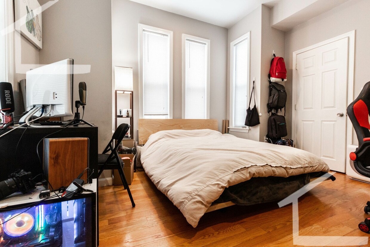 BEAUTIFUL 4 bed 2 bath in Allston.... - BEAUTIFUL 4 bed 2 bath in Allston....