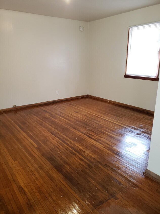 816 Mamie Eisenhower Ave Unit 3, Boone, IA 50036 Room for Rent in Boone, IA