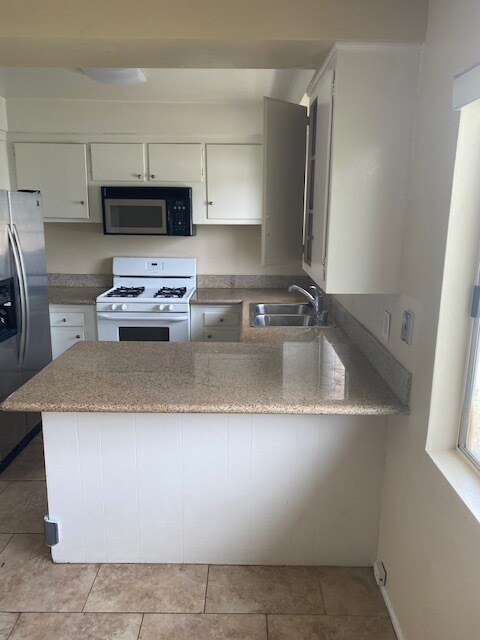 Building Photo - 12529 Cedar Ave