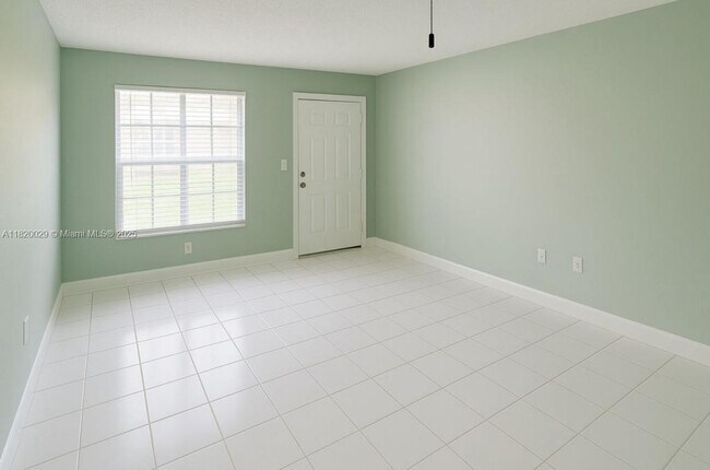 Foto del edificio - 291 NW 177th St