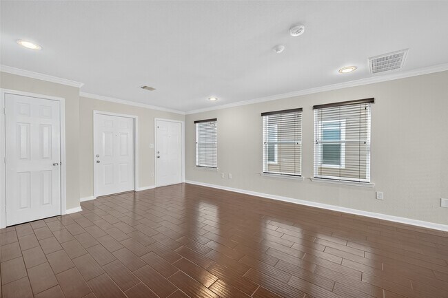 Foto del edificio - 6115 Shadow Isle Ln