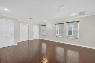 Building Photo - 6115 Shadow Isle Ln